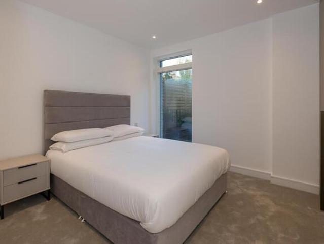 Room for sale in Brondesbury, Greater London