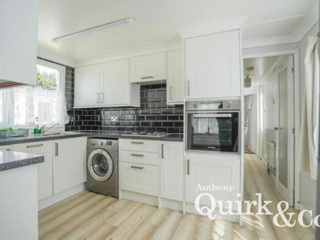 Room for sale in Leigh Beck, Essex