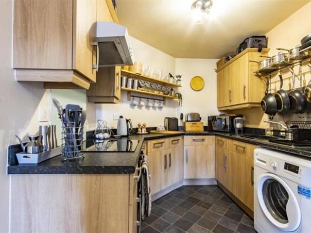 Room for sale in Loundsley Green, East Midlands
