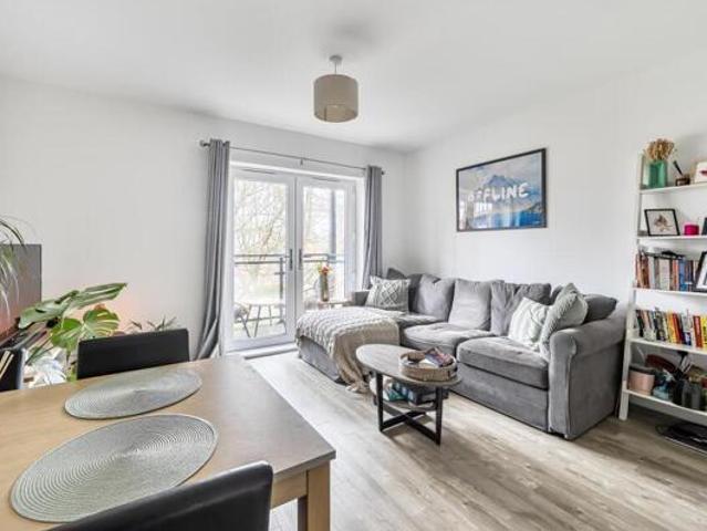 Room for sale in Buckler's Park, Crowthorne