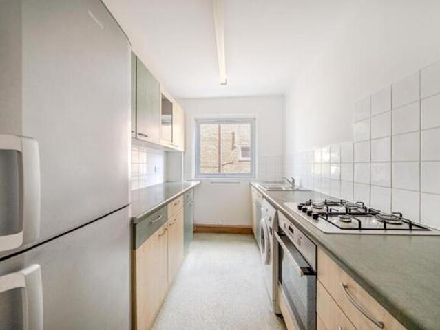 Room for sale in Wallington, Greater London