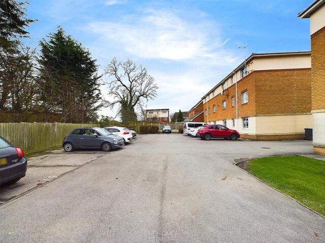 Room for sale in Brackenfield, East Midlands
