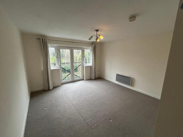 Room for sale in West Midlands