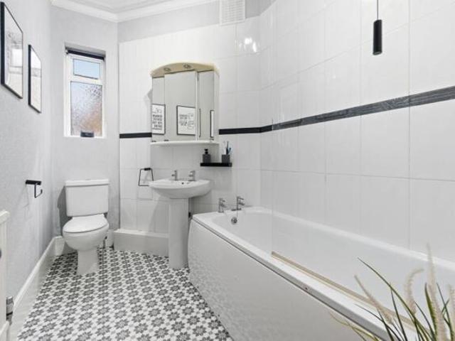 Room for sale in Woodcote, Epsom