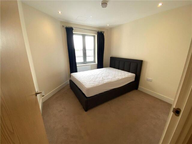 Room for sale in Farnborough, Hampshire