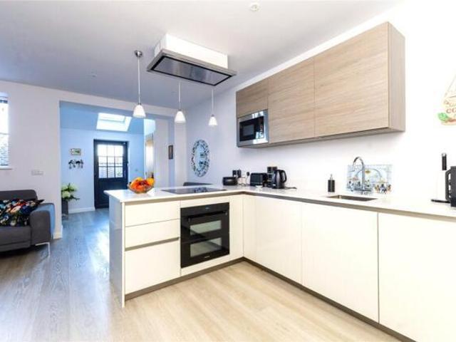 Room for sale in Holloway Hill, Fole