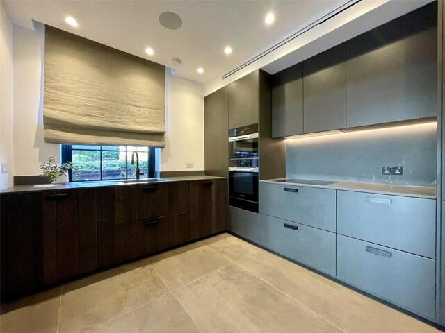 Room for sale in Hadley Wood, Isle Of Man