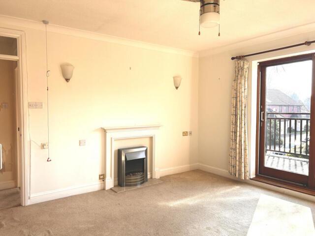 Room for sale in Hart, Hampshire