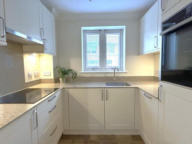 Room for sale in Perryfields, West Sussex