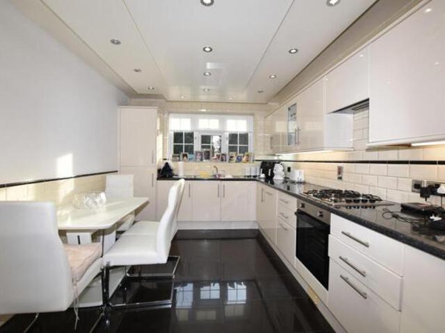 Room for sale in Hornchurch, Greater London