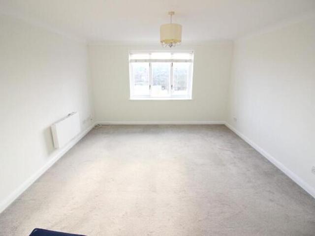 Room for sale in Norbiton, Greater London