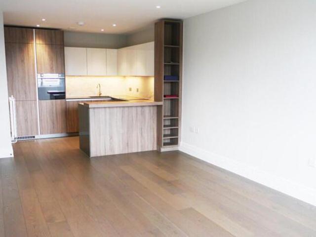 Room for sale in Norbiton, Greater London