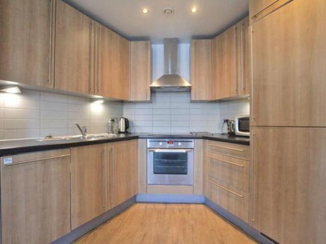 Room for sale in Calderstones