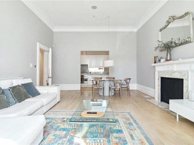 Room for sale in Earl's Court, Greater London
