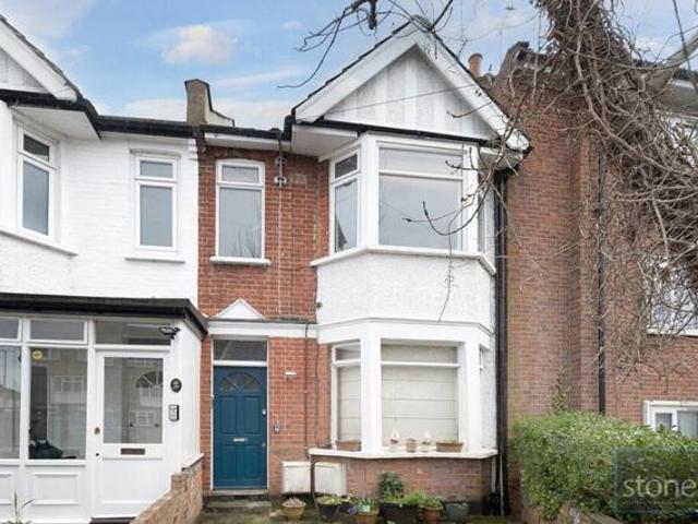 Room for sale in Colney Hatch, Greater London