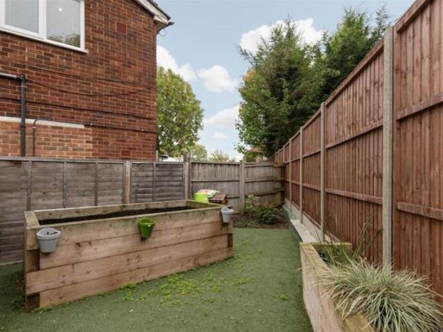 Room for sale in Southgate, Oakwood