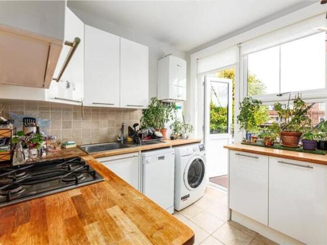 Room for sale in London Borough of Ealing, Greater London