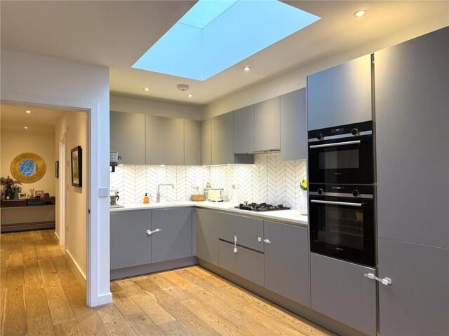 Room for sale in North Finchley, Isle Of Man