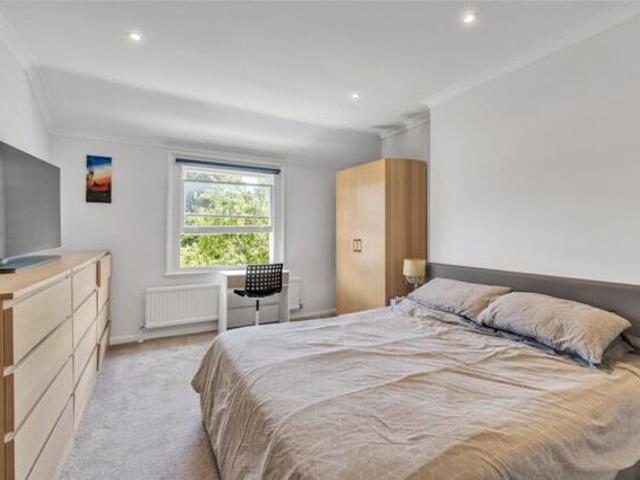 Room for sale in Kilburn, Greater London