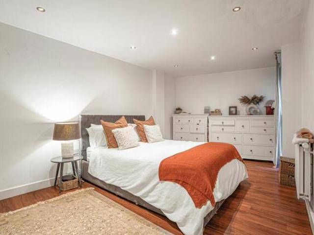 Room for sale in Dalston, De Beauvoir Town