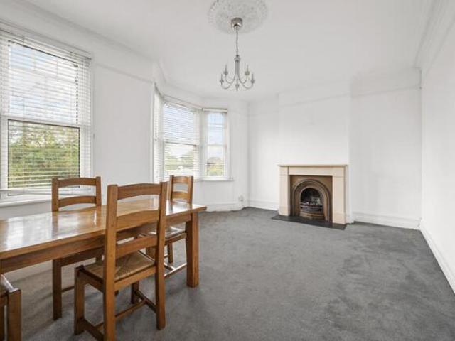 Room for sale in London Borough of Merton, Raynes Park