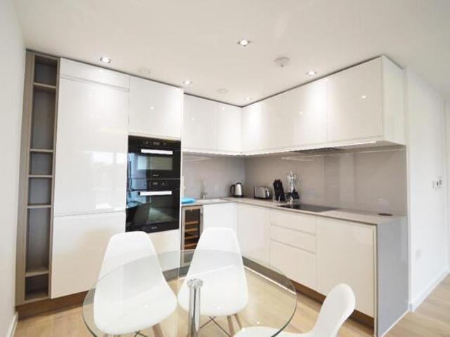Room for sale in West Kensington, Greater London