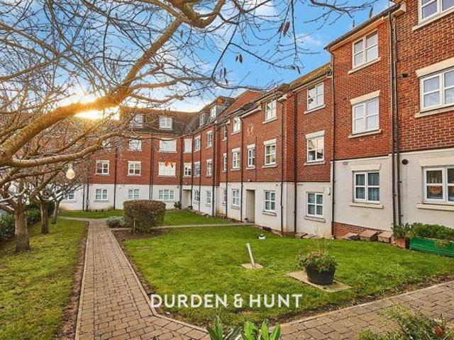 Room for sale in Epping, Essex
