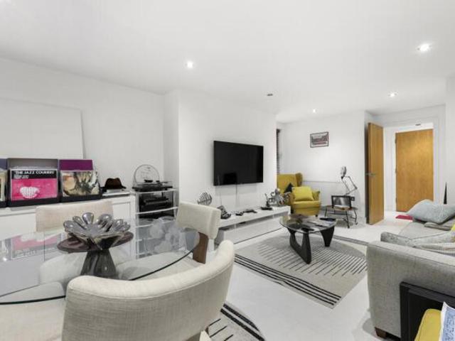 Room for sale in Epping, Essex