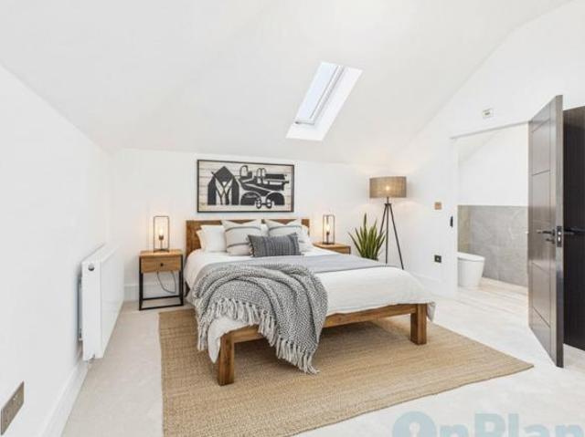 Room for sale in Aspley Guise, Bedfordshire