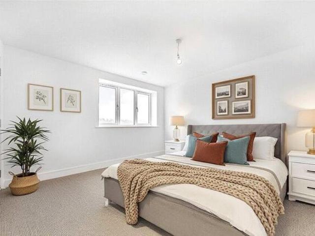 Room for sale in Aldermaston Wharf, West Berkshire