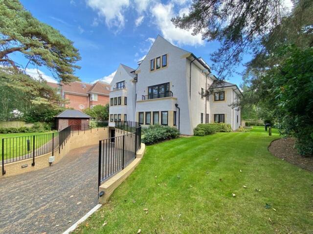 Room for sale in Canford Cliffs, Poole