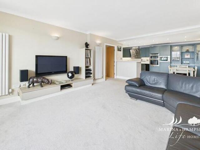 Room for sale in Port Solent, City Of Portsmouth