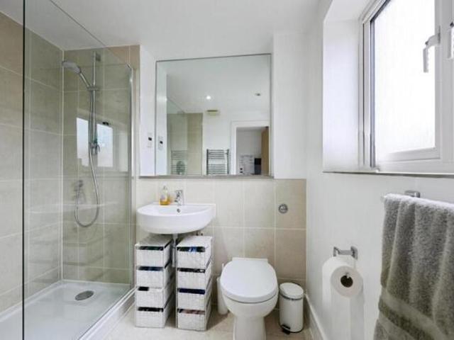 Room for sale in Red Hill, Surrey