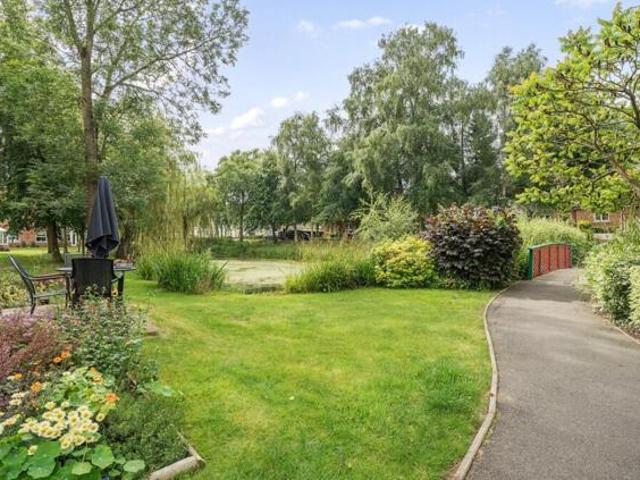 Room for sale in Cawston, New Bilton