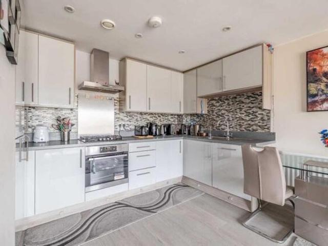 Room for sale in Slough