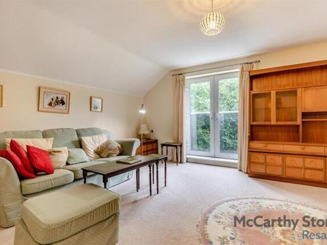 Room for sale in Cheadle Hulme, Greater Manchester