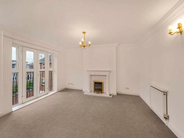 Room for sale in Bramhall, Greater Manchester