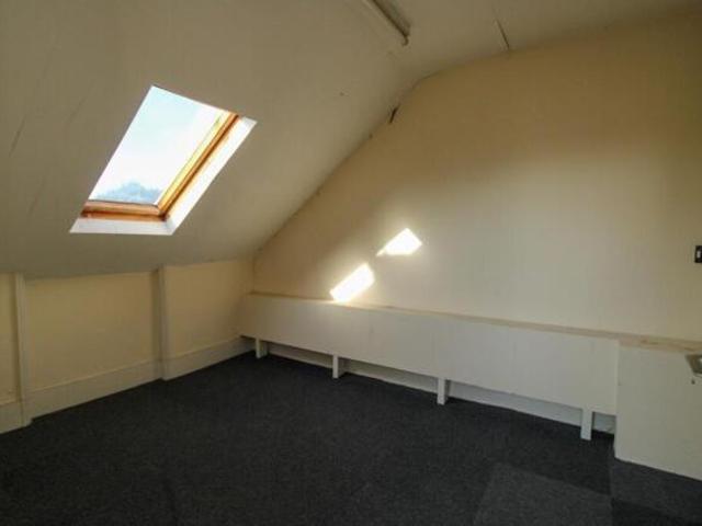 Room for sale in Perryfields, West Sussex