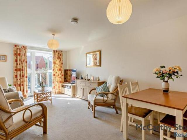 Room for sale in Shenley Brook End, Milton Keynes