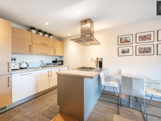 Room for sale in South Woodford, Isle Of Man