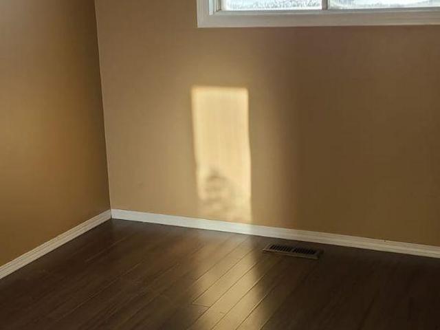 Room for rent in Wedgewood, Alberta