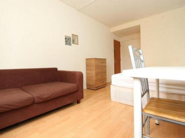 Room for rent in Globe Town, Greater London