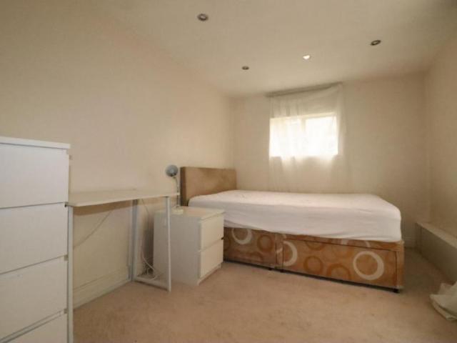 Room for rent in Kensal Town, Maida Vale