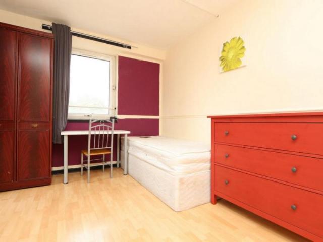 Room for rent in Globe Town, Greater London
