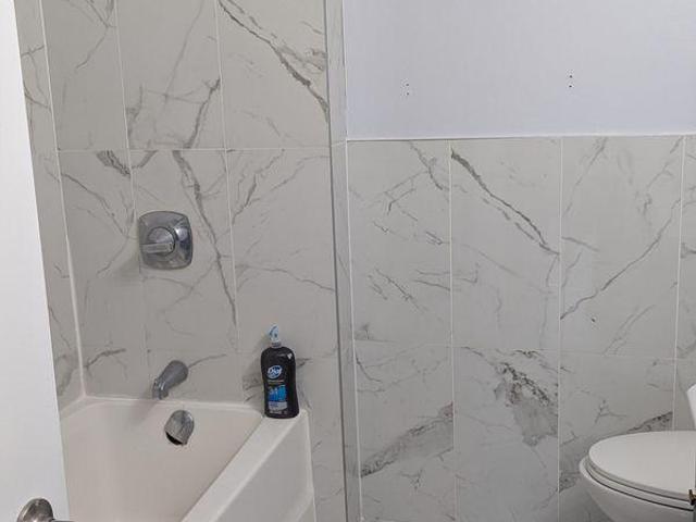 Room for rent in Mississauga, Ontario