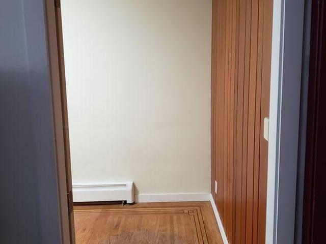 Room for rent in New Westminster, British Columbia
