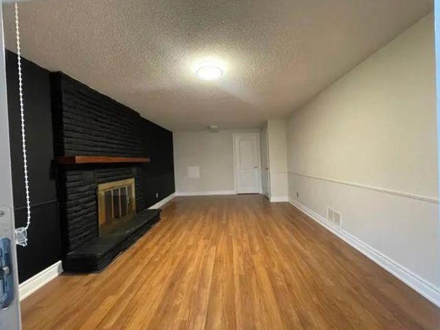 Room for rent in Pickering