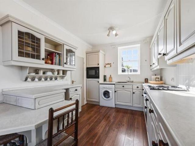 Room for sale in Froggatt, East Midlands