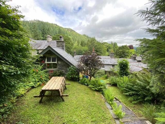 Room for sale in Betws-y-coed, Wales