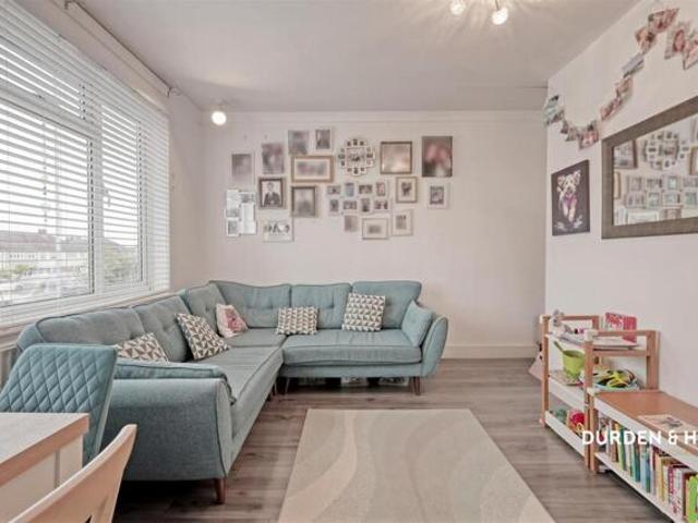 Room for sale in Hornchurch, Greater London